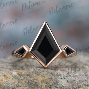 Kite Cut Natural Black Onyx Ring Gold Engagement Ring For Women Bezel Setting Vintage Black Gemstone Silver Ring Wedding Anniversary Gifts