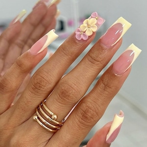 Pastel Yellow French + 3D flowers press ons | Summer press on nails | Handmade Press On Nails