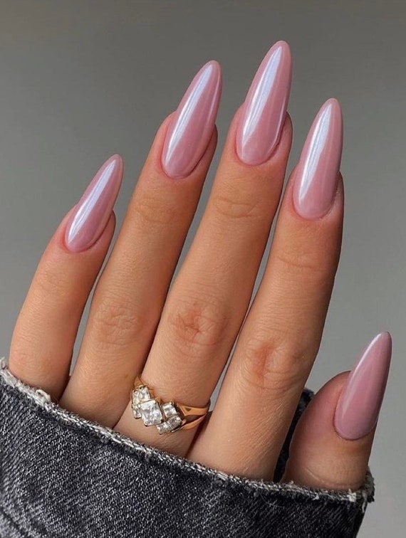 chrome nails pink
