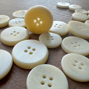 White Resin Buttons Minimalist Buttons,Four Hole Buttons,Coat Buttons , High Gloss Buttons, Clothing Accessories,DIY Handmade Accessories