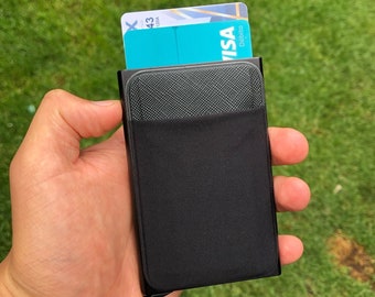 INTELLIGENT Wallet with RFID Protection
