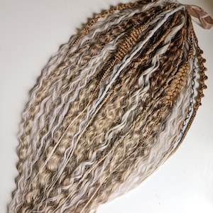 Trança em dreadlocks com longas mechas cacheadas, Loiros e Platinados DE sintéticos ondulados boho locs, Extensões de cabelo cacheado sereia