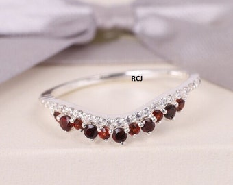 Alianza curva de granate rojo: anillo vintage de plata de ley con piedra de nacimiento