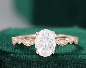 Ovaler Moissanit Verlobungsring: Gelbgold Marquise Diamant Band