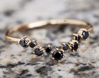 Schwarzer Diamant Cluster Ring: Stapelbarer Ring aus 14k Gold