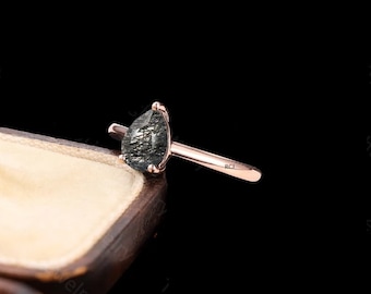 Schwarzer Rutilquarz Ring: Solitär im Tropfenschliff, Sterling Silber