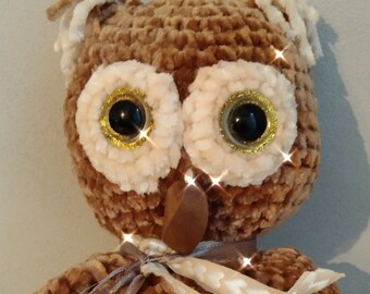 Owl cuddly toy