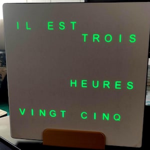 WORD CLOCK in FRENCH V1 text clock