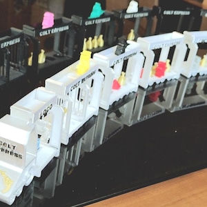 COLT EXPRESS complete TRAIN in solid plastic clip-on