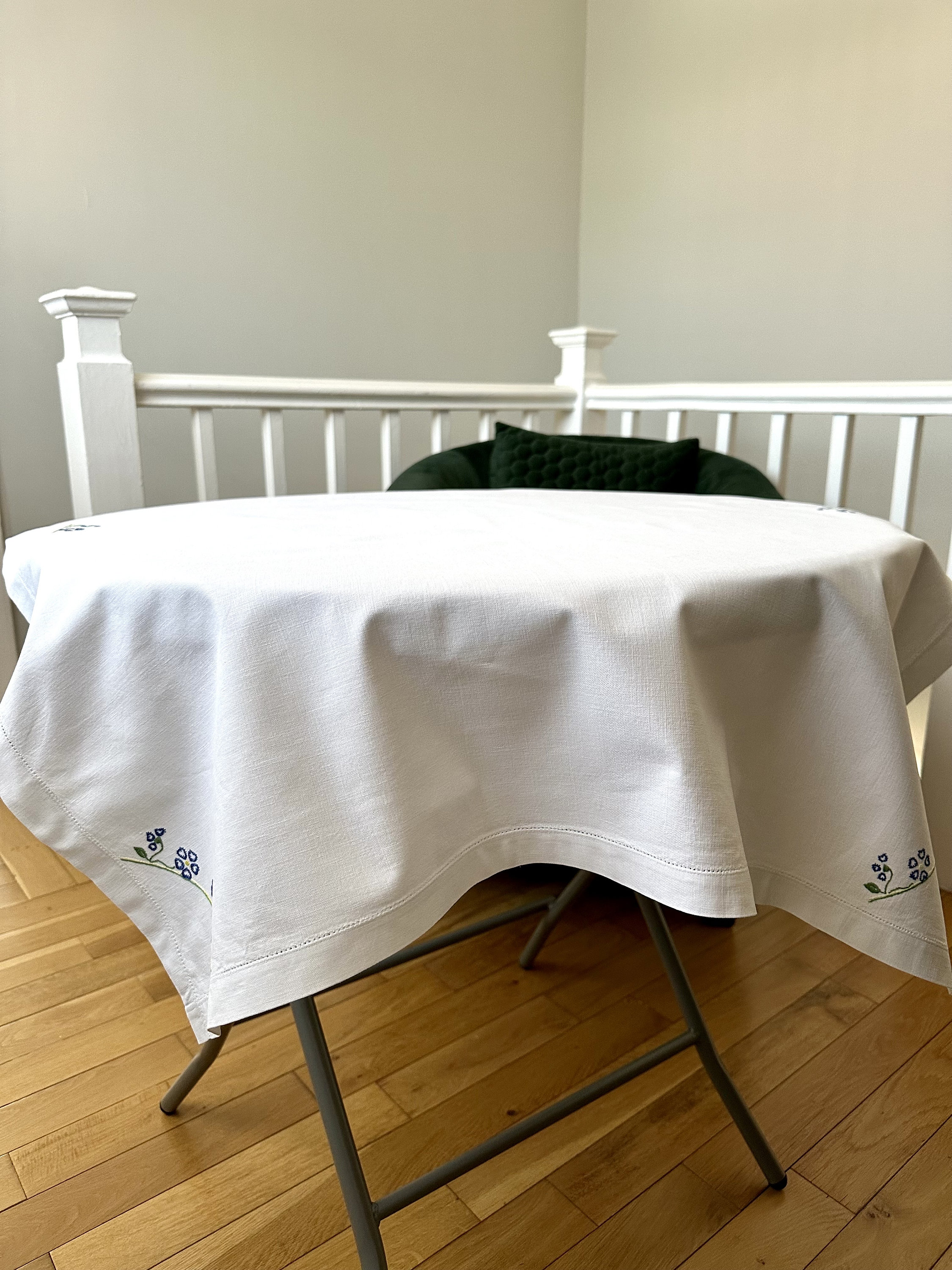 刺繍入りホワイトテーブルロングクロスビンテージハンドメイド 刺繍入りホワイトテーブルロングクロスビンテージハンドメイド