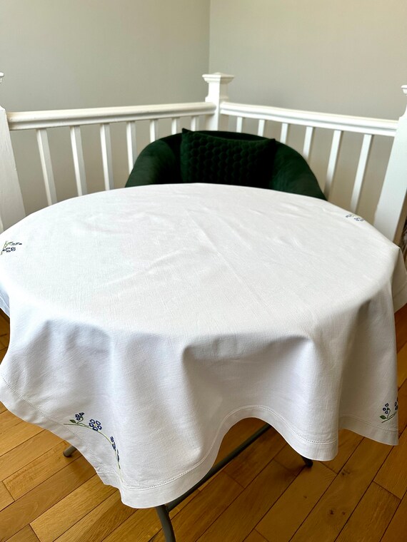 刺繍入りホワイトテーブルロングクロスビンテージハンドメイド ビンテージの白い長方形、刺繍入りのテーブルクロス。 - Etsy 日本