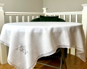 Victorian period, square shape, very delicate table cloth. 105сm x 105cm