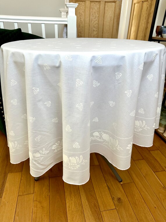 ビンテージのクリーミーな白い丸い形のテーブルクロス。 - Etsy 日本