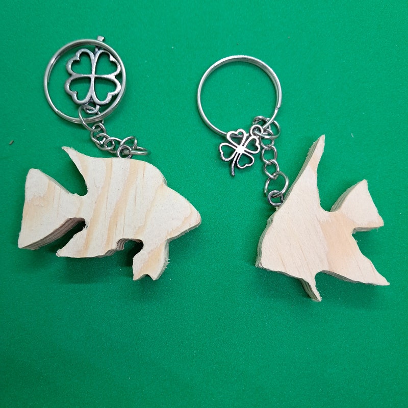 Porte clés poisson bois - Etsy France
