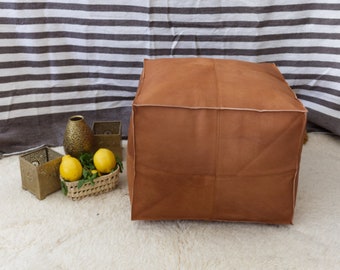 Moroccan square leather pouf Brown