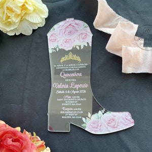Blozen bloem Quinceañera acryl uitnodiging met laarzen schoenen, licht roze acryl uitnodigen voor Sweet 16 Celebration {gratis voorbeeld beschikbaar}