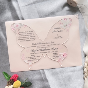 Blush kersenbloesem bloemen acryl uitnodiging quinceañera, uitnodiging voor Sweet 16, personaliseer je moderne Mis Anos-uitnodiging {gratis voorbeeld beschikbaar}