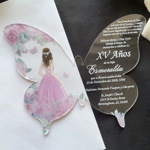 Invito spagnolo Quinceañera con ragazza rosa chiaro e fiore farfalla, inviti con farfalla acrilica, invito XV Anos{Anteprima gratuita disponibile}