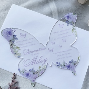 Lavendel bloemen vlinder acryl quinceañera Spaanse uitnodiging, personaliseer je moderne violet Sweet 15 acryl {gratis voorbeeld beschikbaar}