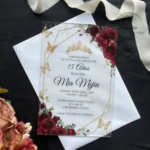 Líneas geométricas, corona y mariposa invitación acrílica dulce 16, invitación acrílica Borgoña Mis XV Anos, tarjeta Sweet 15 {Vista previa gratuita disponible}