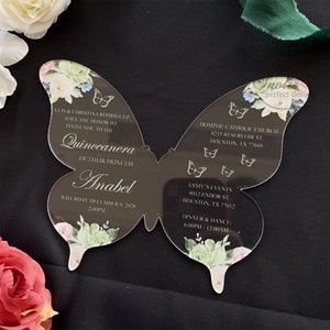 Salie en blozen bloem Quinceañera vlinder acryl uitnodiging, fancy uitnodigen voor Sweet 15 verjaardagsviering {gratis voorbeeld beschikbaar}