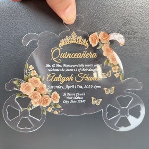 Złota dynia kareta Quinceañera akrylowe zaproszenie, Kopciuszek słodkie 16 zaproszenie, fantazyjne zaproszenie na Bat Micwę z kwiatem i koroną