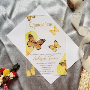 Convite de aniversário de 15 anos de borboleta dourada, convite Quinceanera, borboleta Mis XV Anos, vestido de menina dourado acrílico {visualização gratuita disponível}