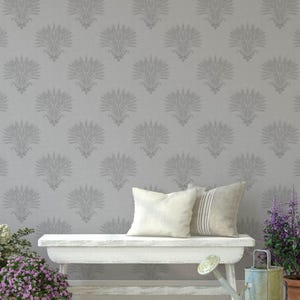 Tapeta w kolorze srebrno-szarym z pszenicą w stylu adamaszkowym, neutralna dekoracja ścienna w stylu botanicznym i wiejskim