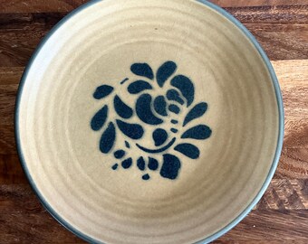 Vintage Pfaltzgraff Folk Art Stoneware 7” Plate