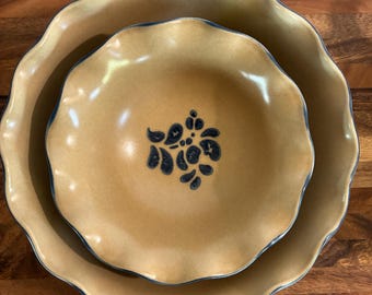 Vintage Pfaltzgraff Folk Art Stoneware Scalloped Ruffled Bowls 7” or 9.25”