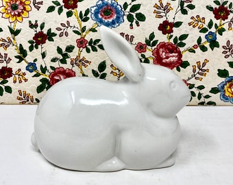 White Ceramic Sitting Bunny Statue Rabbit Figurine Collectible Ceramic Knick Knacks and Figurines