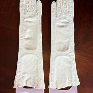 Vintage 1950’s Off-White Kid Glove Leather Formal Womens Long Gloves Made in England Evening Wear Wedding Day