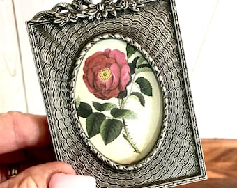 Mini Silver Tone Metal Bow Topper Photo Frame: (1.75x2.5)