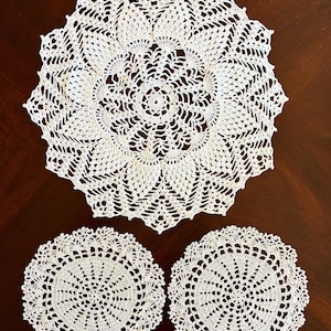 Handgehaakte kanten kleedjes: vintage boerderijdecor - set van 2