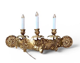 Aplique de pared rococó dorado: Iluminación tipo candelabro de principios del siglo XX