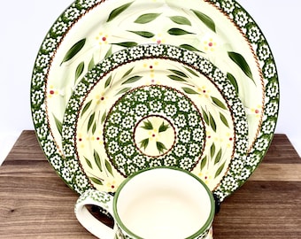 Temp-tations Old World Green Gedeck: Essteller, Salatteller, Becher