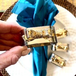 Vintage versilberte Serviettenringe mit goldfarbenen Bögen Serviettenhalter 4er Set