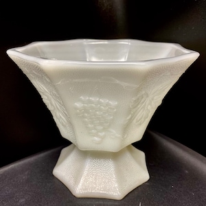 Vintage Anchor Hocking White Milk Glass Vase, Octagon Shaped Milk Glass Pedestal Vase from Anchor Hocking