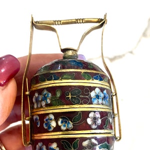 Antik kinesisk Cloisonné vinröd blommig 3-delad stapelbar prydnadssak med kryddask