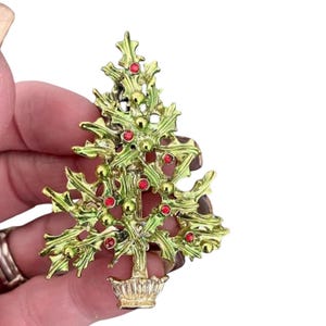Vintage Tancer II Christmas Tree Brooch Green Enamel Red Rhinestones Signed