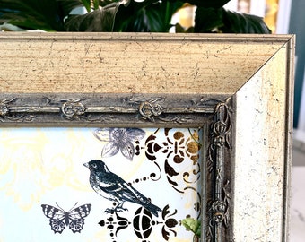 Cadre photo carré 5 x 5 en bois doré à volutes, motif floral à volutes vieilli, cadre photo mural ou de table