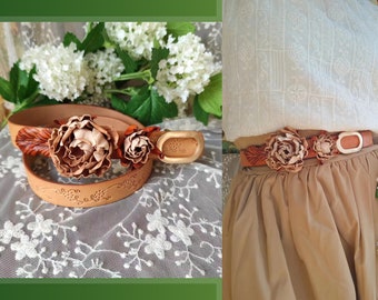 Ceinture en cuir de vache vintage fleur rose fanée / ceinture en cuir pour femmes / cadeau d'anniversaire pour les femmes