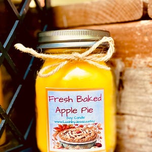 Hot Apple Pie Soy Candle/Homemade Apple Pie Soy Candles/Gift for Her/Christmas Gifts//Winter Candle/Fall Candle/Housewarming Gift/Mom Gift