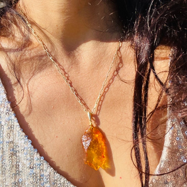 Pendentif ambre étincelant, pendentif ambre sucre, ambre baltique naturel, ambre pour elle et lui, pendentif ambre naturel, pendentif ambre, ambre baltique