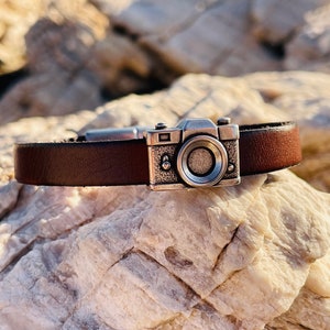 Pulsera para fotógrafo, Pulsera de cuero natural con cámara, Gran regalo para fotógrafo, Pulsera para hombre, Regalo para camarógrafo