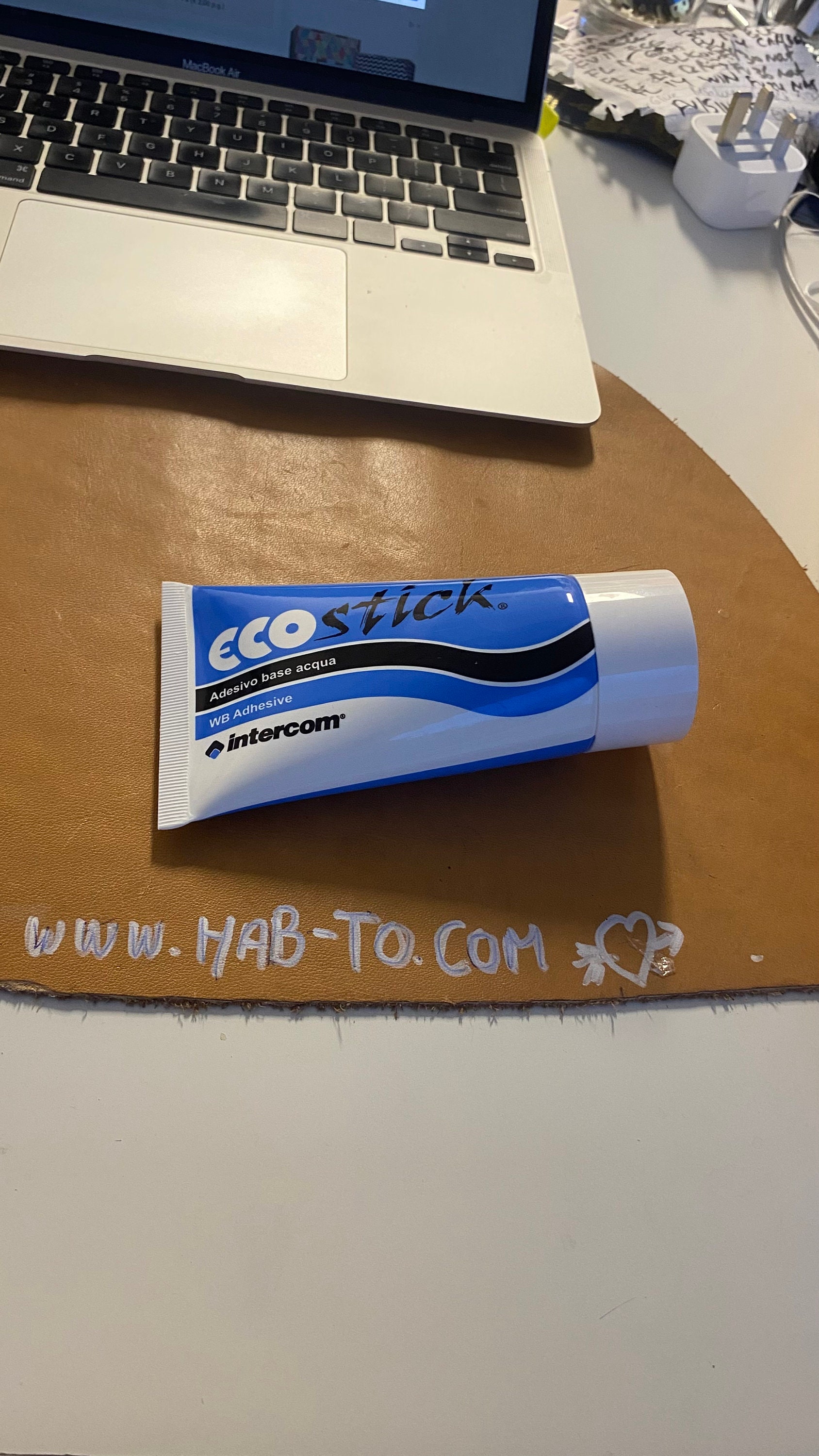 Waterbased Glue Ecostick Adhesive 1804 for Leather Fabrics