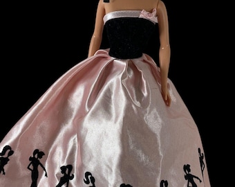 Mattel Timeless Silhouette Barbie Doll Suknia wieczorowa w kolorze różowo-czarnym