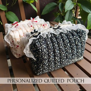 Personalisierte gesteppte Make-up-Tasche. Handgemachte Blumen Beutel.