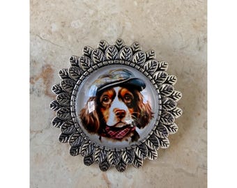 Cocker Spaniel dog Vintage-Style Dog-Themed Brooch With Leaf Motif Frame & Gift Box