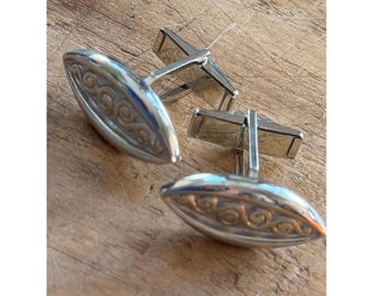 Vintage Silver-Tone Cufflinks With Intricate Swirl Design For Men